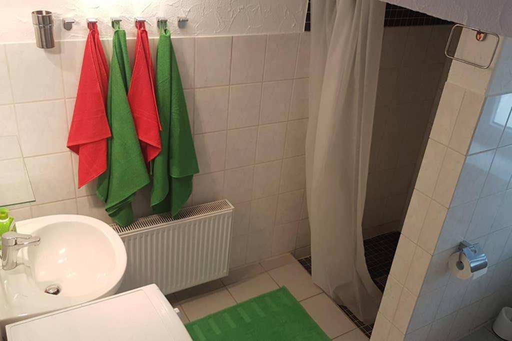 Appartement Vanille, Ferienwohnung Mit Eigenem Eingang, Wie Ein Kleines Haus Bad Salzuflen Bagian luar foto