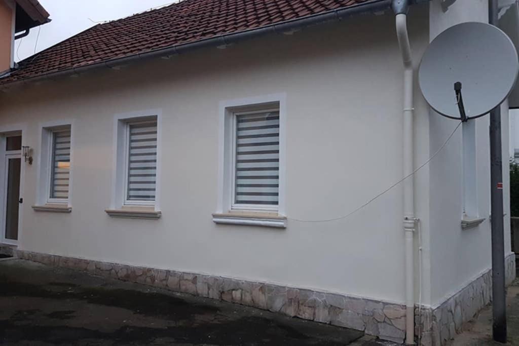 Appartement Vanille, Ferienwohnung Mit Eigenem Eingang, Wie Ein Kleines Haus Bad Salzuflen Bagian luar foto